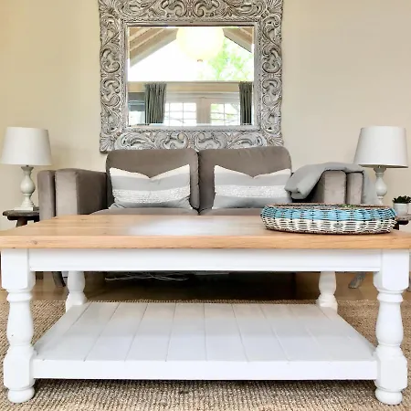 Coastal Chic Waterfront 4*