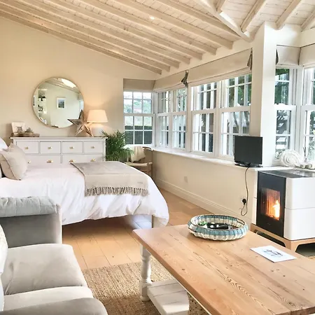 Coastal Chic Waterfront Kinsale