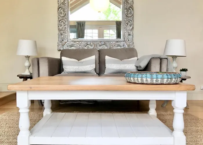 Coastal Chic Waterfront 4*