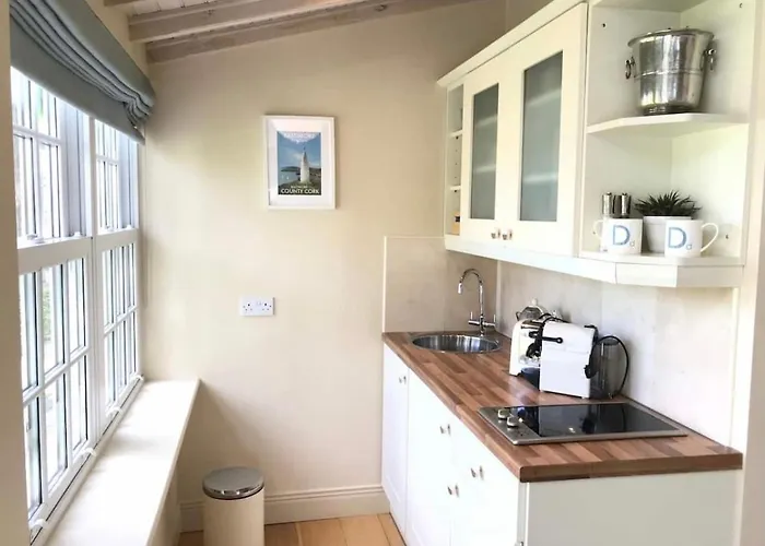 Coastal Chic Waterfront 4*