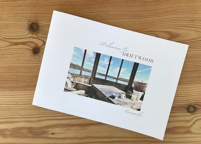 Coastal Chic Waterfront 4*