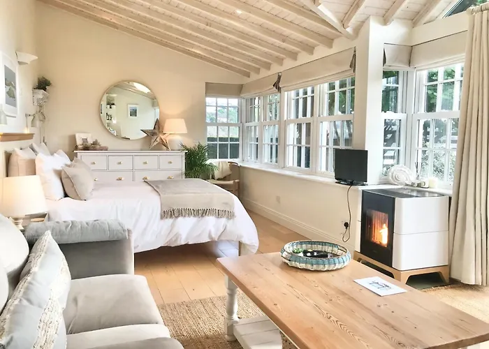 Coastal Chic Waterfront Kinsale